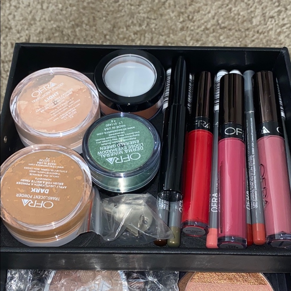 Make Up Kit - Picture 5 of 5